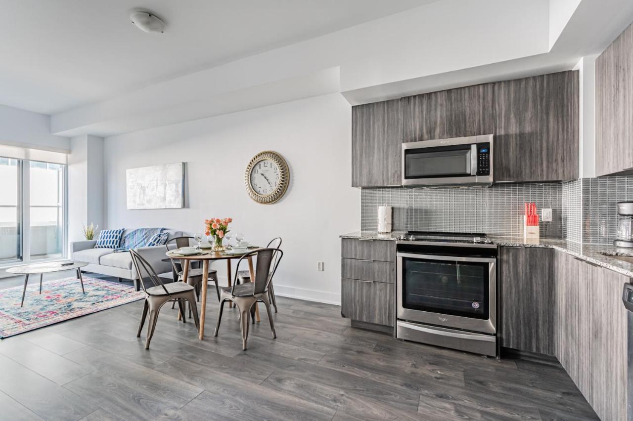 Condo In Parklawn & Lake Shore With Free Parking Close To Airport Toronto Extérieur photo