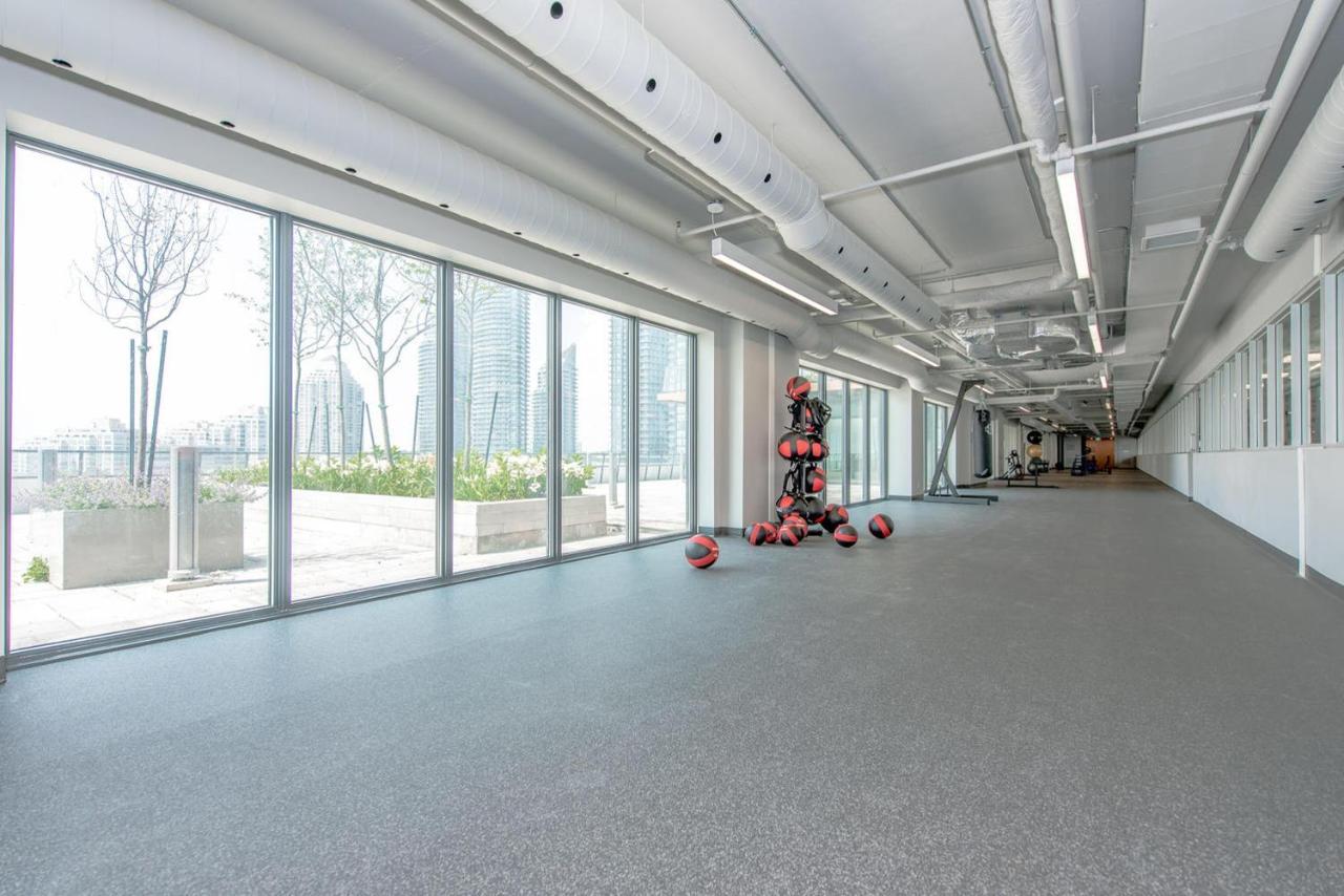 Condo In Parklawn & Lake Shore With Free Parking Close To Airport Toronto Extérieur photo