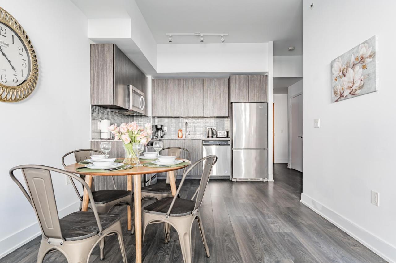 Condo In Parklawn & Lake Shore With Free Parking Close To Airport Toronto Extérieur photo