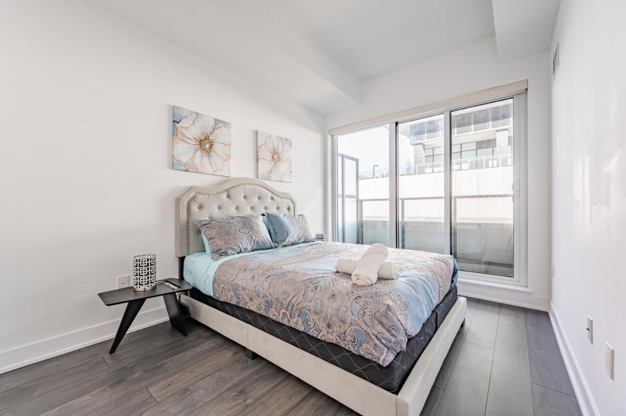 Condo In Parklawn & Lake Shore With Free Parking Close To Airport Toronto Extérieur photo