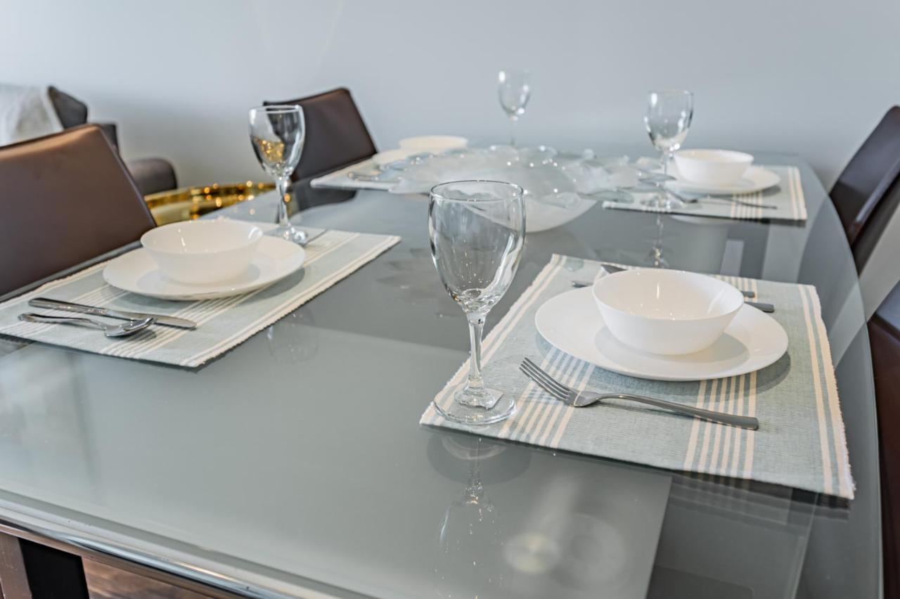Condo In Parklawn & Lake Shore With Free Parking Close To Airport Toronto Extérieur photo