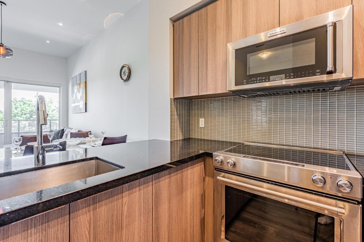Condo In Parklawn & Lake Shore With Free Parking Close To Airport Toronto Extérieur photo