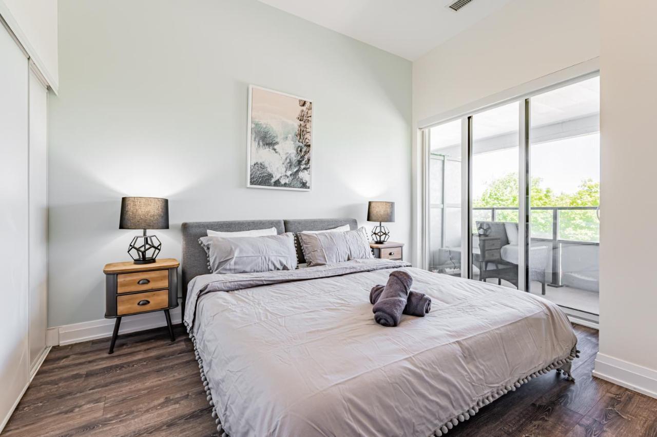 Condo In Parklawn & Lake Shore With Free Parking Close To Airport Toronto Extérieur photo