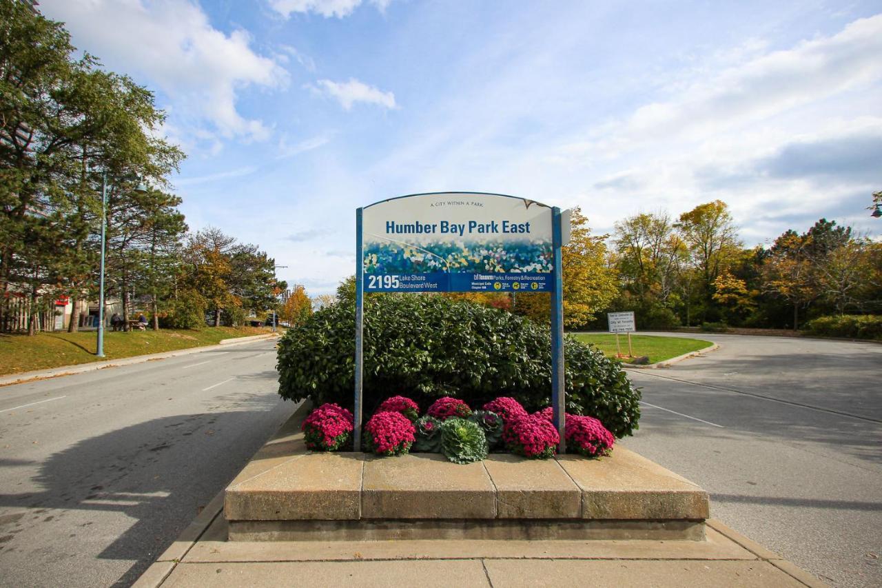 Condo In Parklawn & Lake Shore With Free Parking Close To Airport Toronto Extérieur photo