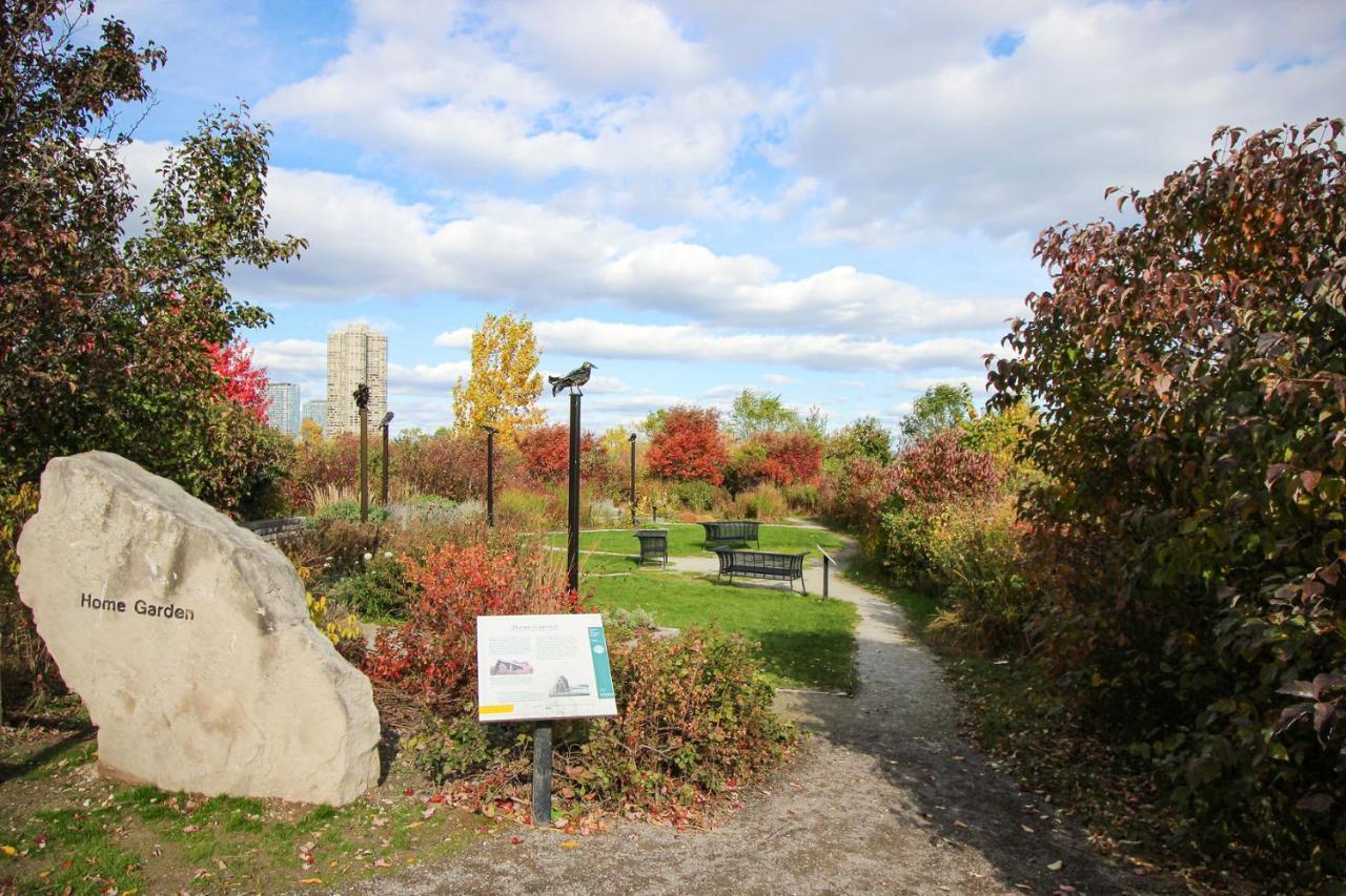 Condo In Parklawn & Lake Shore With Free Parking Close To Airport Toronto Extérieur photo