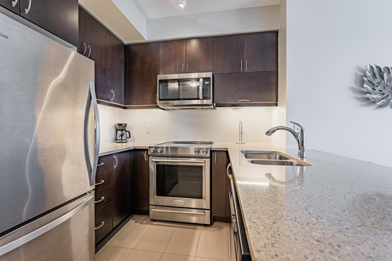 Condo In Parklawn & Lake Shore With Free Parking Close To Airport Toronto Extérieur photo