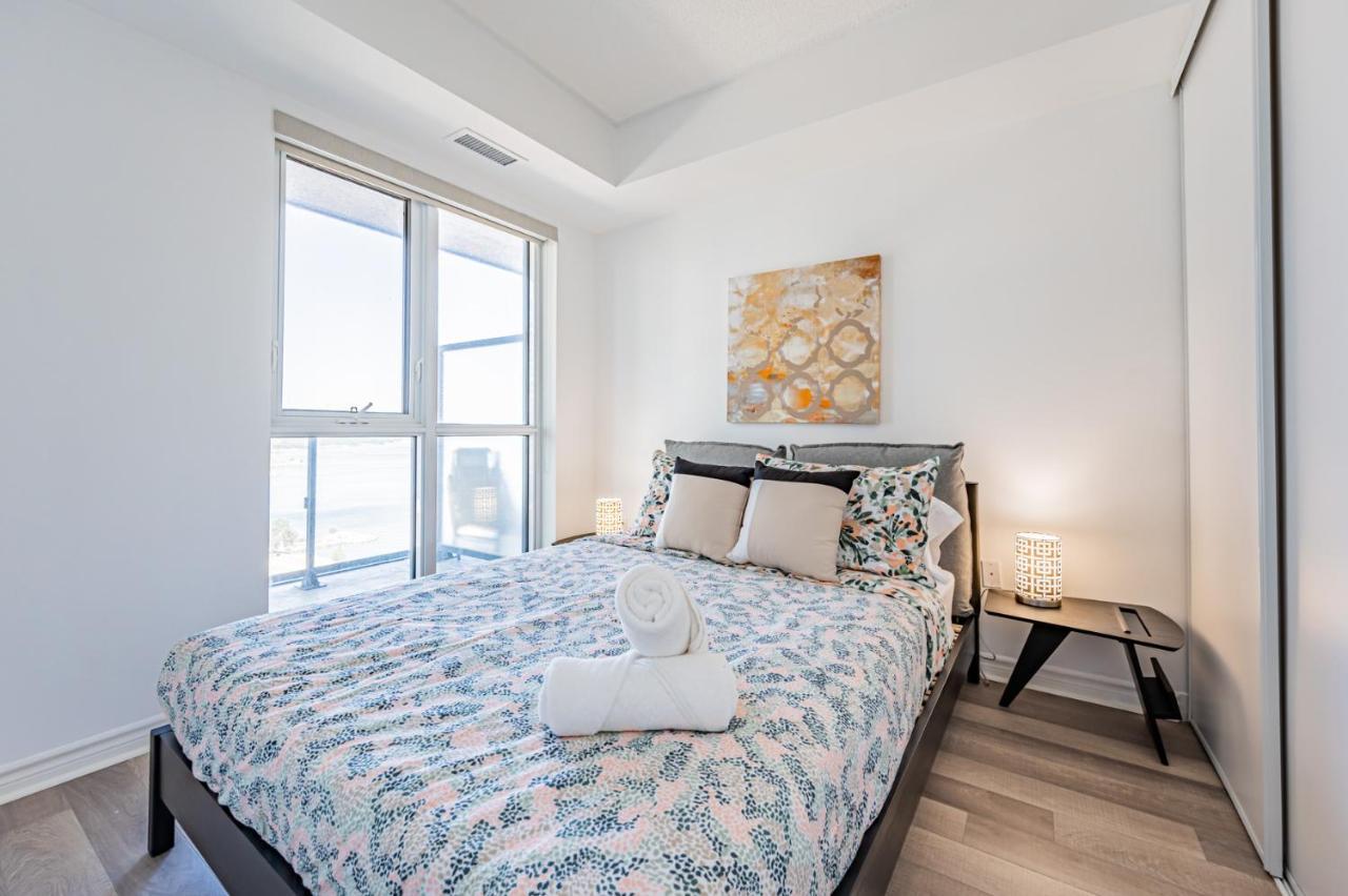 Condo In Parklawn & Lake Shore With Free Parking Close To Airport Toronto Extérieur photo